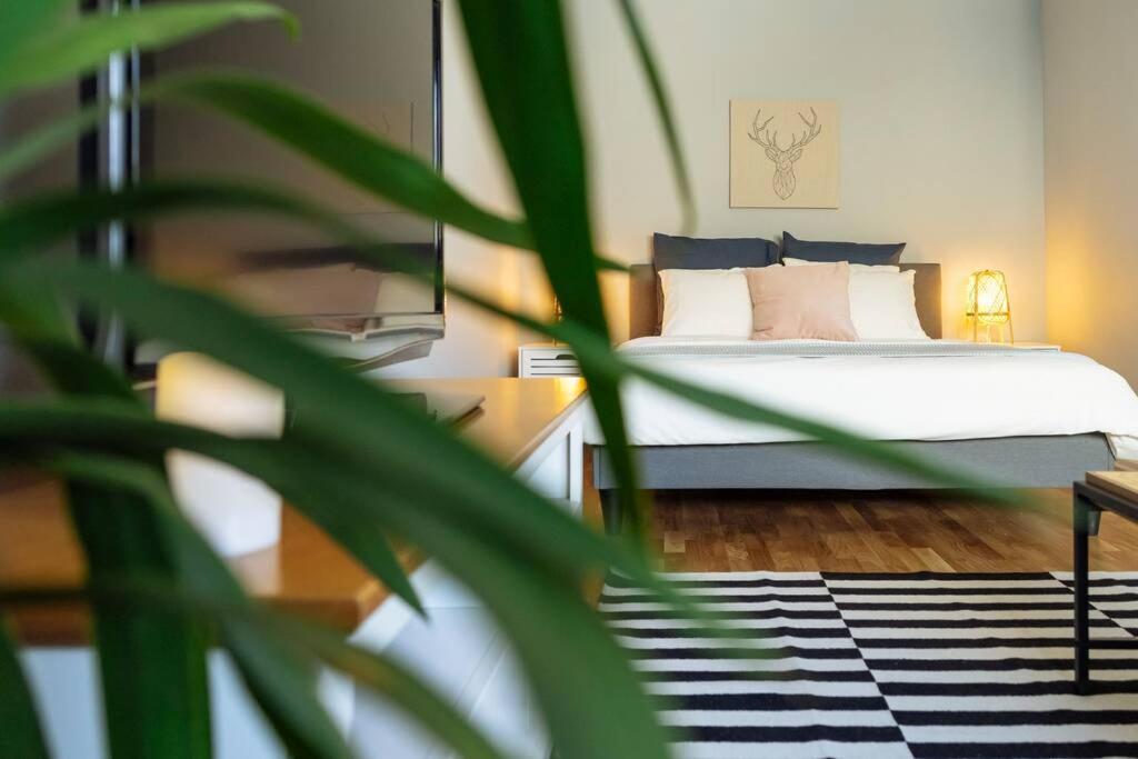 Good Vibes Central Apartment Бухарест Экстерьер фото