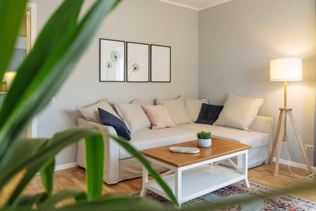 Good Vibes Central Apartment Бухарест Экстерьер фото