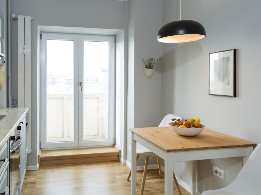 Good Vibes Central Apartment Бухарест Экстерьер фото